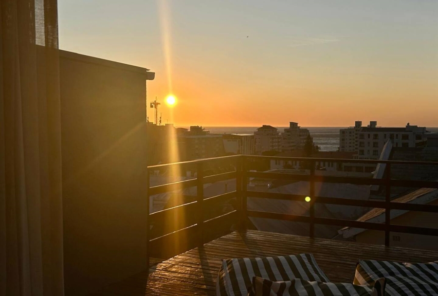 2 Bedroom Property for Sale in Sea Point Western Cape